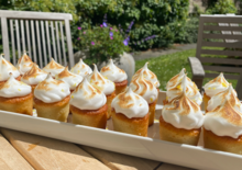 Mini citronmuffins med lemoncurd og marengs